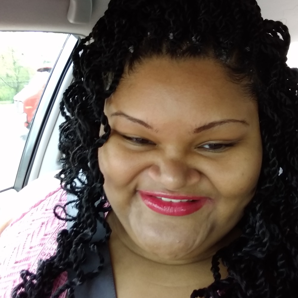 Meet your Posher, Alexis